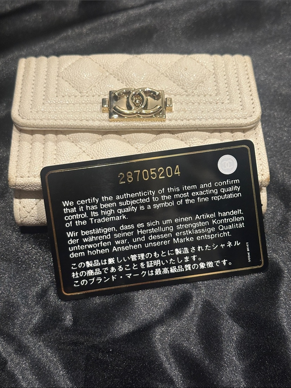 🌺Authentic CHANEL Cream Quilted CC Snap Compact Wallet-Gold Hardware - Picture 8 of 16